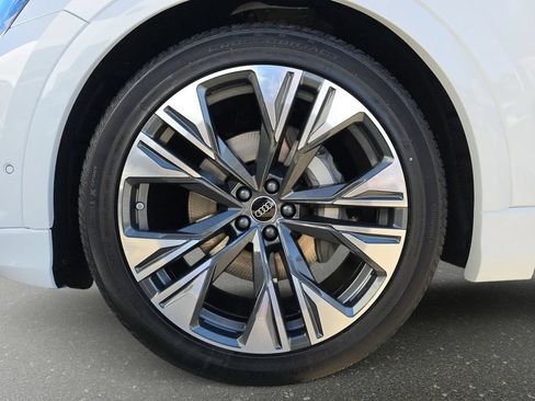 Used 2026 Audi Q8 Premium Plus AWD/4WD image 34