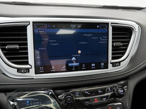 New 2026 Chrysler Pacifica Limited w/ S Appearance Package image 23