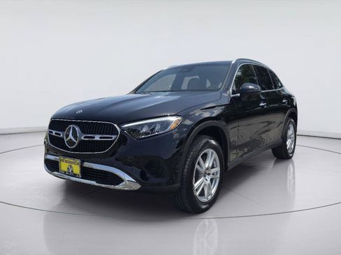 Used 2025 Mercedes-Benz GLC 300 4MATIC image 1