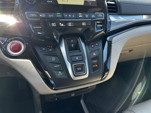 Certified 2024 Honda Odyssey Elite image 18