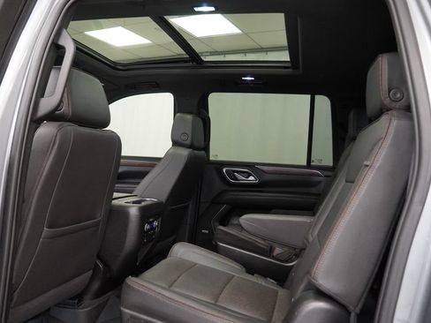 Used 2023 Chevrolet Suburban High Country AWD/4WD image 15