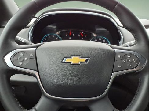 Used 2023 Chevrolet Traverse LT FWD image 31