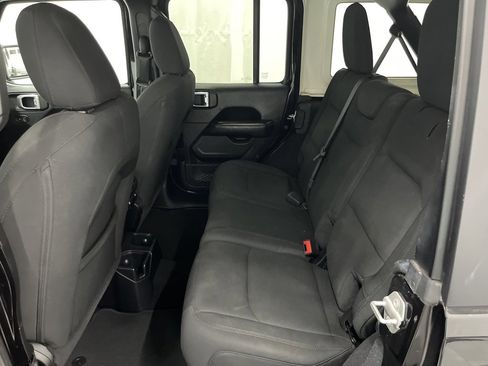 Used 2020 Jeep Wrangler Unlimited Sahara image 19