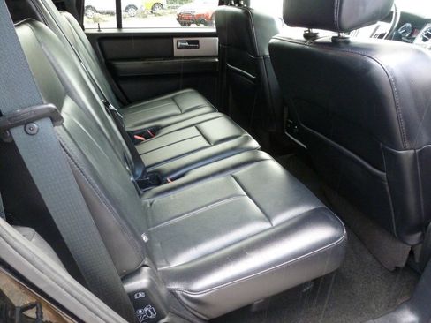 Used 2017 Ford Expedition Limited w/ Equipment Group 301A AWD/4WD image 36