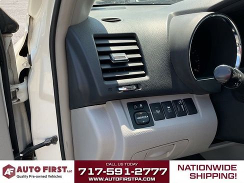 Used 2013 Toyota Highlander Plus AWD/4WD image 13