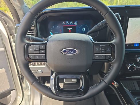 New 2026 Ford F250 Lariat w/ Black Appearance Package AWD/4WD image 24