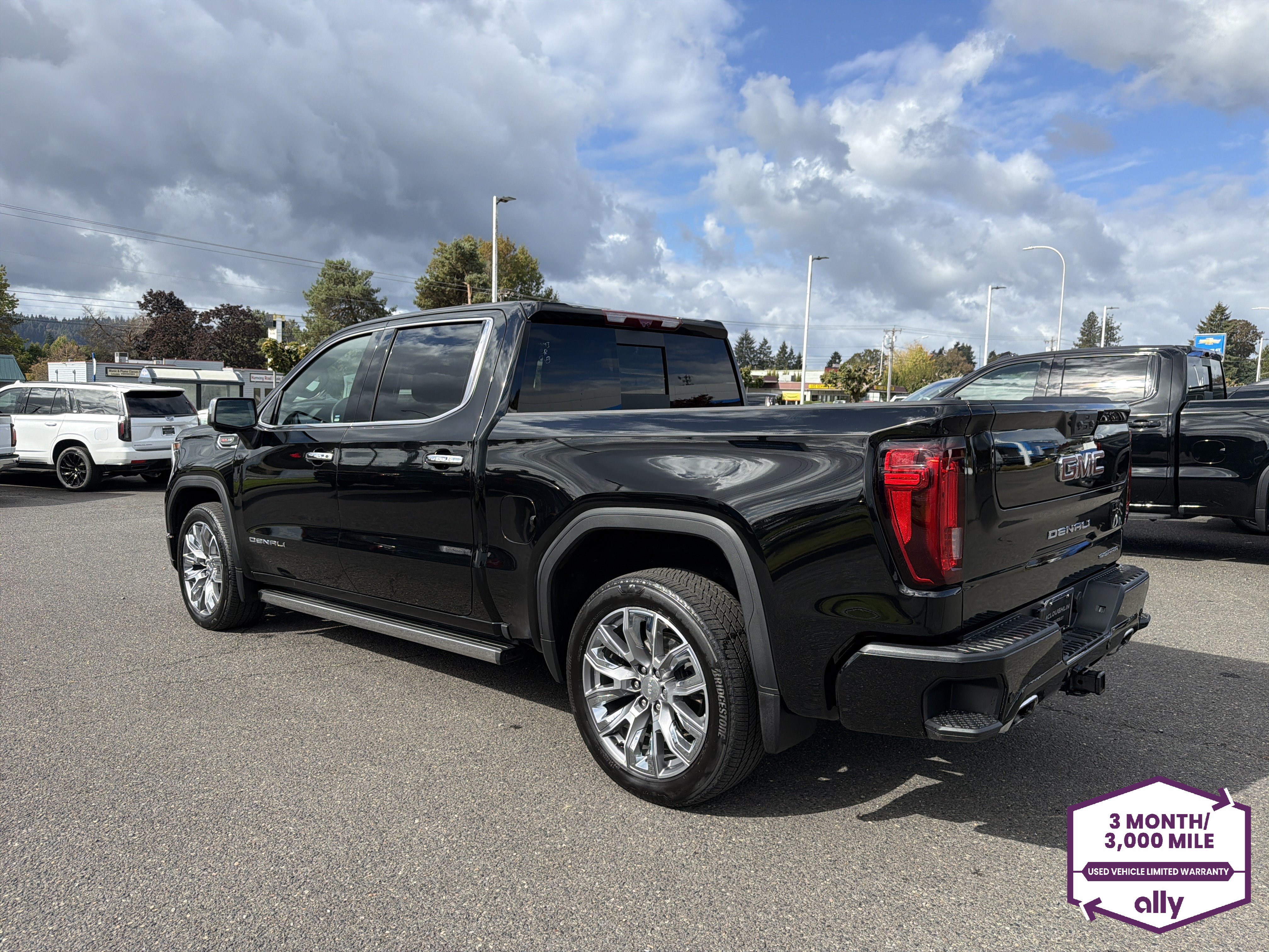 Used 2024 GMC Sierra 1500 Denali AWD/4WD image 3