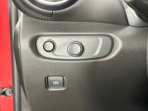 Used 2020 Chevrolet Blazer LT image 19