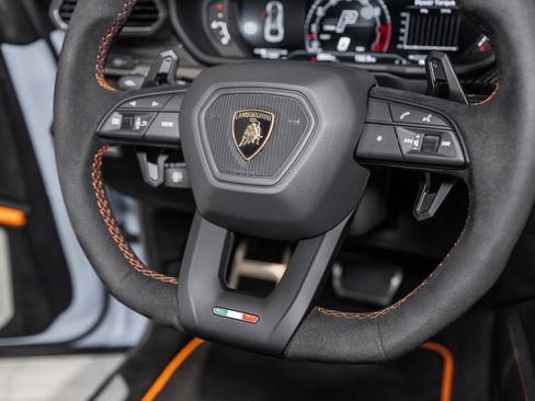 Used 2024 Lamborghini Urus Performante image 50