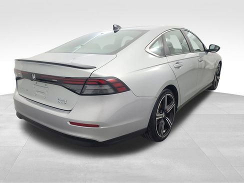 Used 2024 Honda Accord Sport image 4