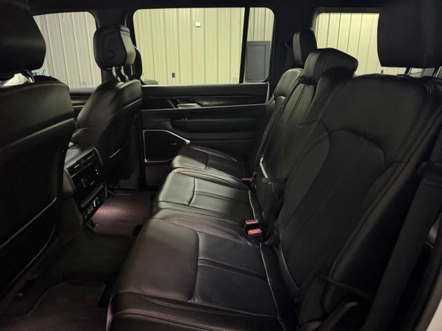 Used 2024 Jeep Wagoneer 4WD image 18