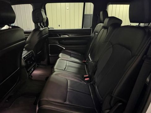 Used 2024 Jeep Wagoneer 4WD image 18