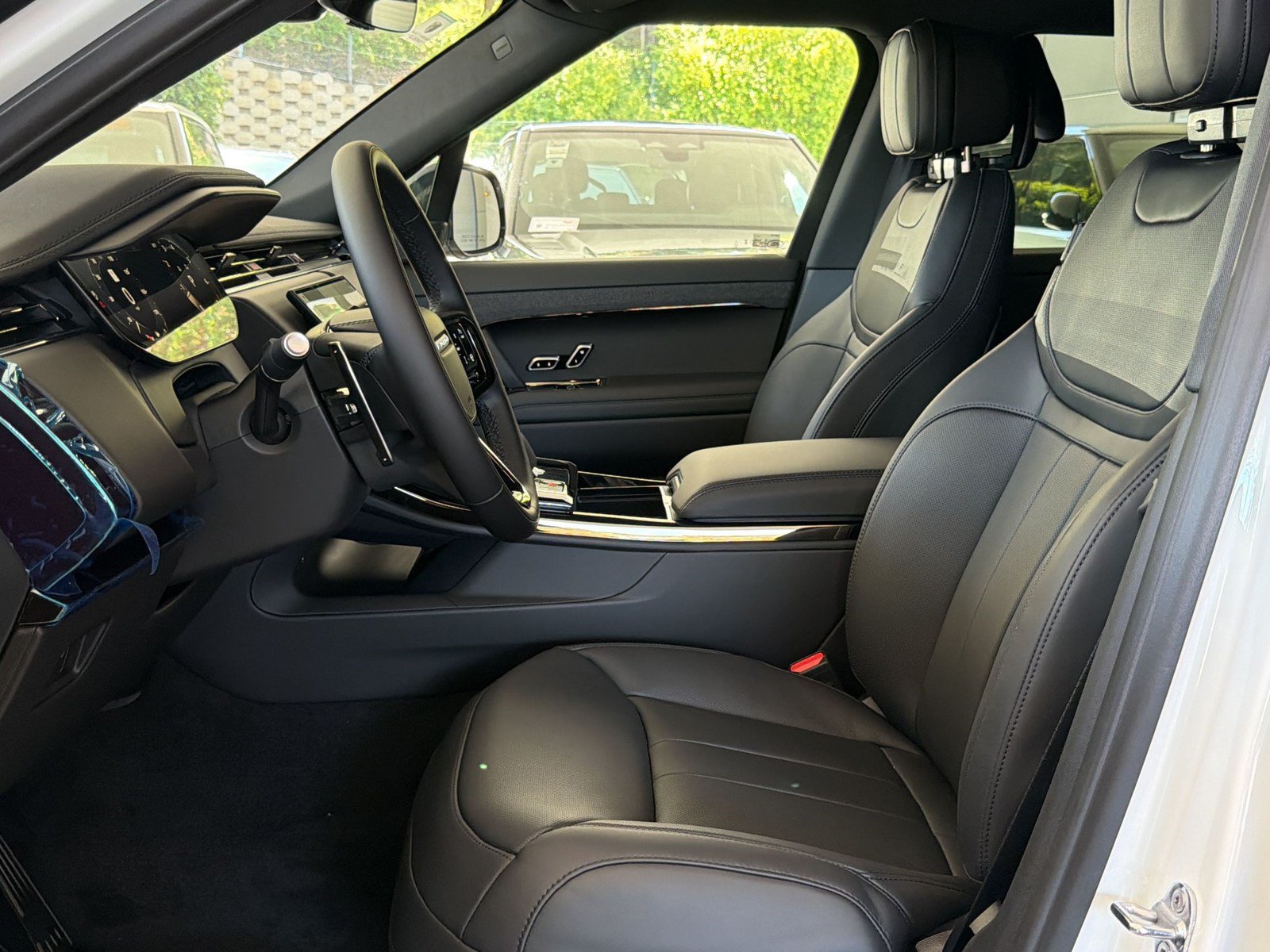 New 2026 Land Rover Range Rover Sport Dynamic SE AWD/4WD image 28