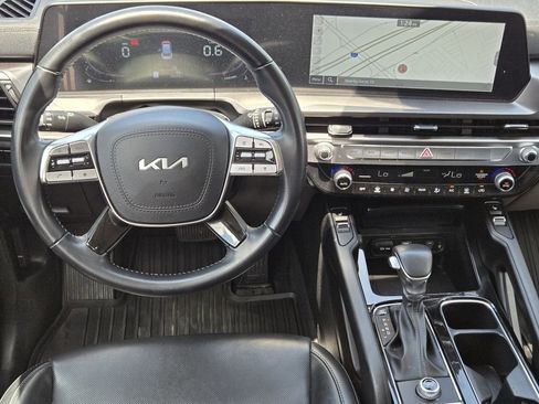 Certified 2024 Kia Telluride S w/ S Sunroof Package FWD image 10