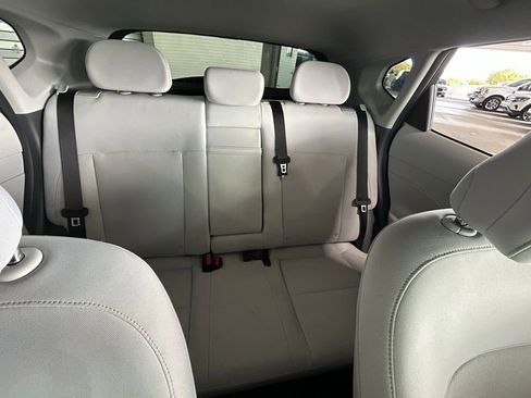 Used 2024 Hyundai Kona SE image 14