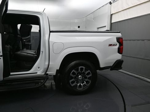 Used 2023 Chevrolet Colorado Z71 w/ Z71 Convenience Package 2 AWD/4WD image 11
