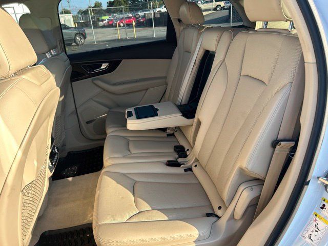 Used 2017 Audi Q7 3.0T Prestige AWD/4WD image 9