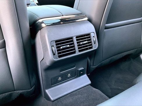 Used 2025 Land Rover Range Rover Velar Dynamic SE image 10