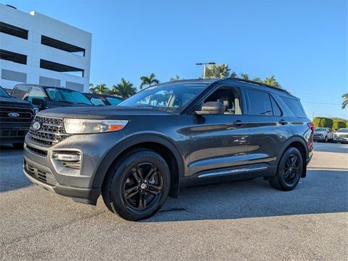 Certified 2020 Ford Explorer XLT w/ Equipment Group 202A image 3