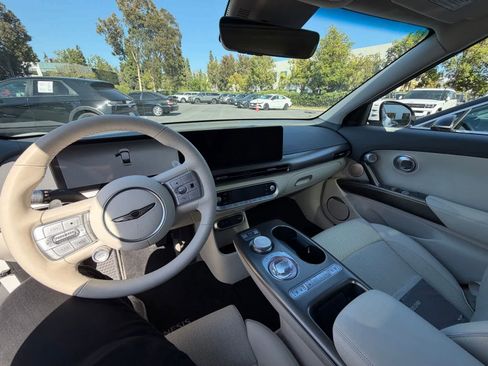 Used 2023 Genesis GV60 Advanced AWD/4WD image 7
