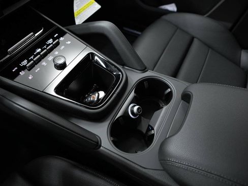 Certified 2026 Porsche Cayenne S AWD/4WD image 32
