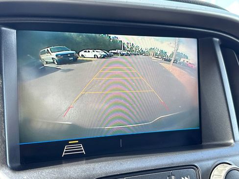 Used 2022 Chevrolet Colorado LT w/ Fleet Safety Package RWD image 18