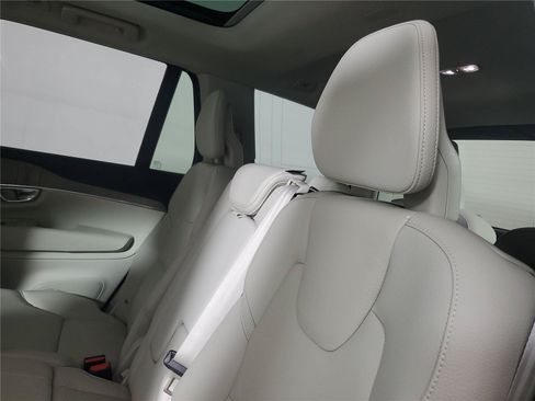 Certified 2025 Volvo XC90 B6 Plus w/ Protection Package Premier AWD/4WD image 13