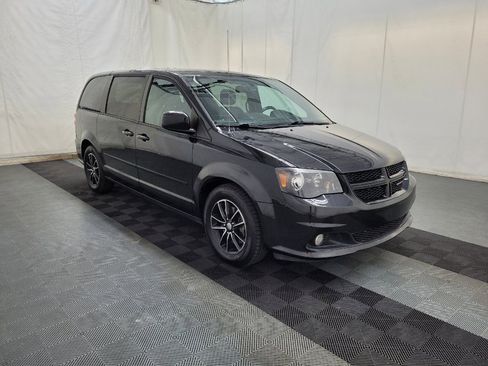 Used 2016 Dodge Grand Caravan SXT FWD image 13