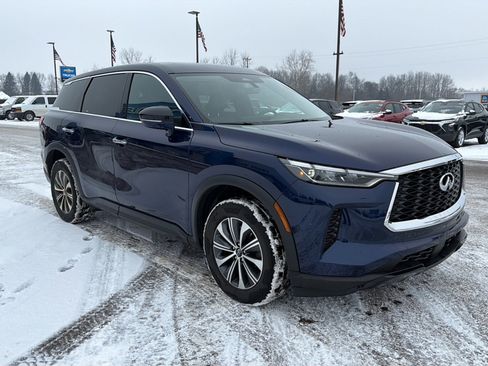 Used 2023 INFINITI QX60 Pure AWD/4WD image 3