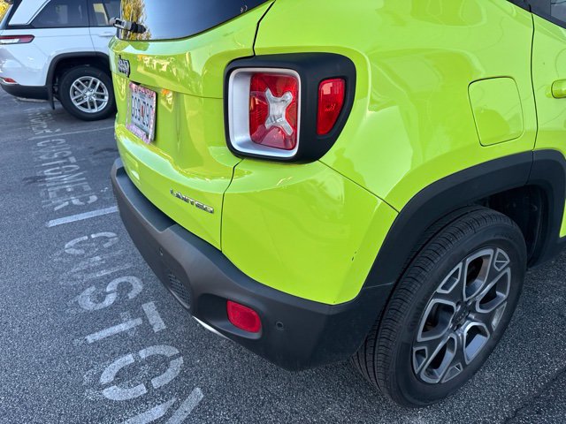 Used 2018 Jeep Renegade Limited w/ Advanced Technology Group AWD/4WD image 12