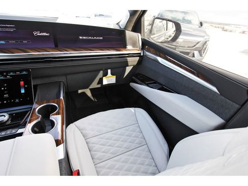 New 2026 Cadillac Escalade ESV Platinum Sport w/ LPO, Floor Liner Package image 10
