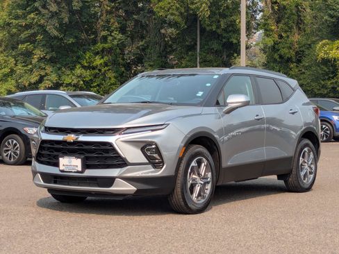 Used 2024 Chevrolet Blazer LT w/ Convenience Package FWD image 9