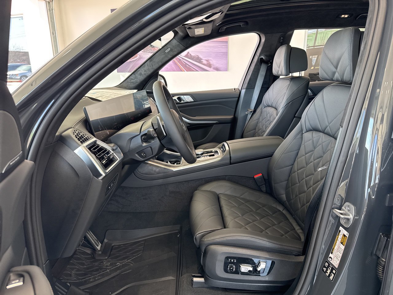 New 2026 BMW X7 xDrive40i w/ M Sport Package AWD/4WD image 17