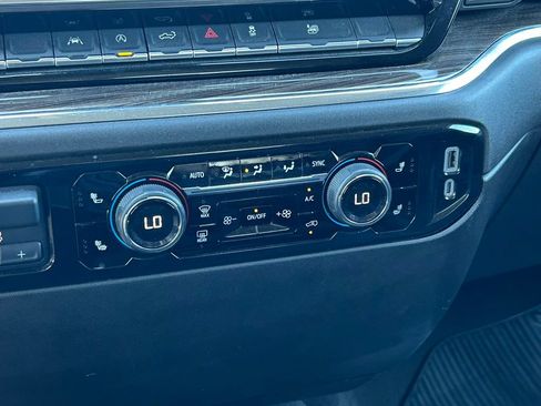 Used 2025 Chevrolet Silverado 1500 LT RWD image 28