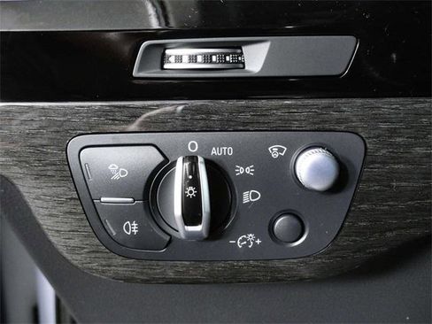 Used 2017 Audi Q7 3.0T Prestige w/ Prestige Package image 25