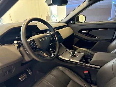 Used 2025 Land Rover Range Rover Evoque Dynamic SE AWD/4WD image 14