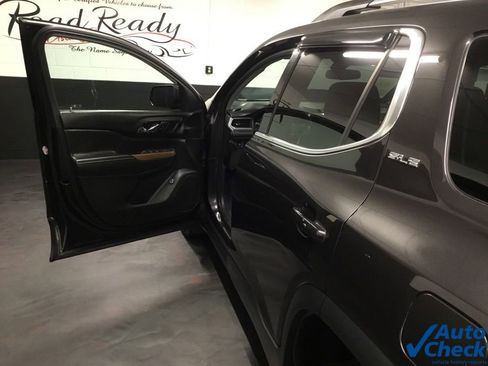 Used 2018 GMC Acadia SLE w/ LPO, Floor Liner Package image 18