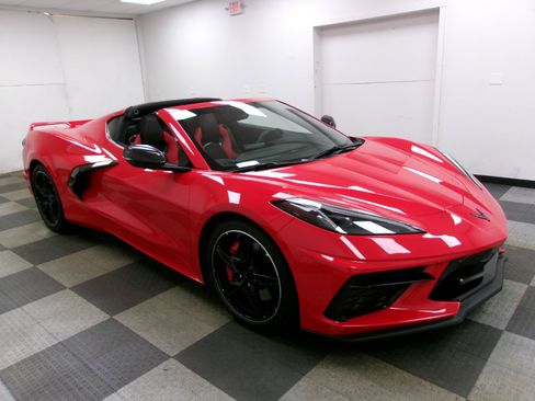Used 2020 Chevrolet Corvette Stingray Premium Cpe w/ 3LT Preferred Equipment Group RWD image 17
