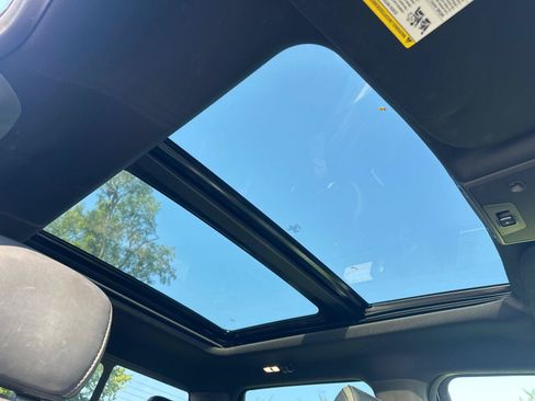 Used 2019 Ford F150 Platinum w/ Equipment Group 701A Luxury AWD/4WD image 9