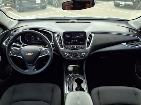 Used 2022 Chevrolet Malibu LT image 9