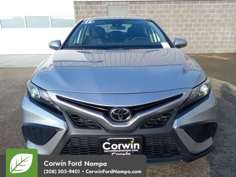Used 2022 Toyota Camry SE image 8