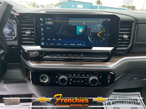 Used 2023 Chevrolet Silverado 1500 LT AWD/4WD image 16
