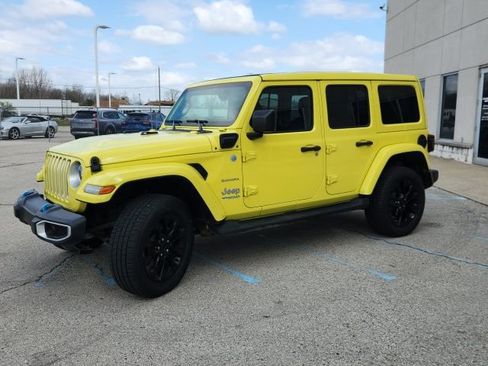 Used 2022 Jeep Wrangler Unlimited Sahara image 2