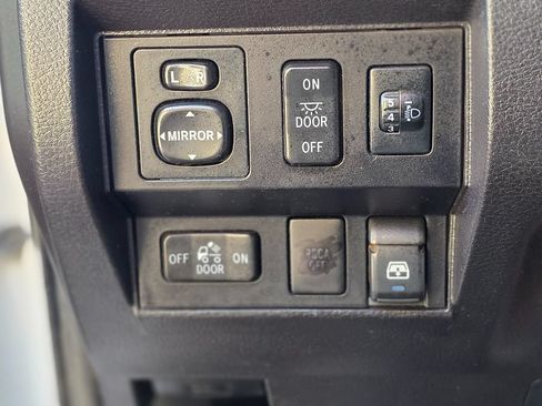 Used 2016 Toyota Tundra Limited AWD/4WD image 47
