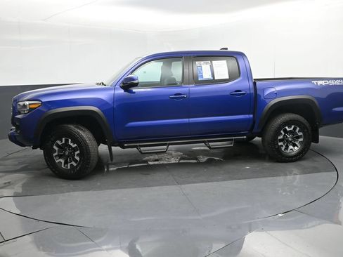 Used 2023 Toyota Tacoma TRD Off-Road w/ Black Out Package (TMS) AWD/4WD image 30