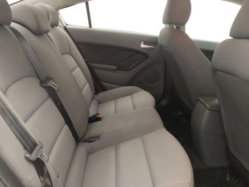 Used 2017 Kia Forte LX image 19