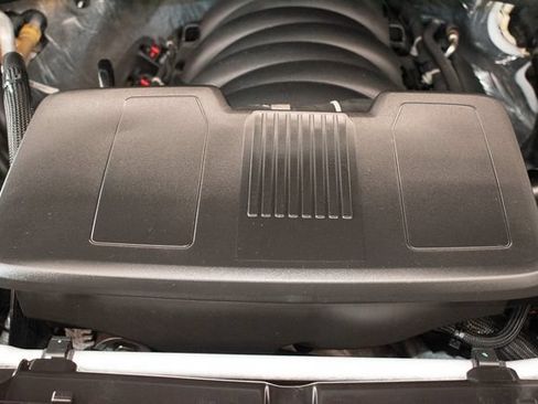 Used 2021 GMC Yukon XL SLT w/ SLT Luxury Plus Package RWD image 4
