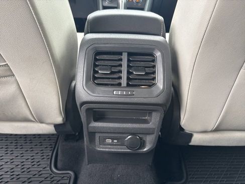 Used 2021 Volkswagen Tiguan SE image 26