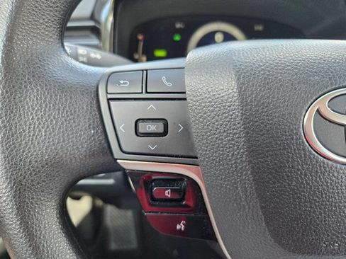 Used 2025 Toyota Camry LE FWD image 20