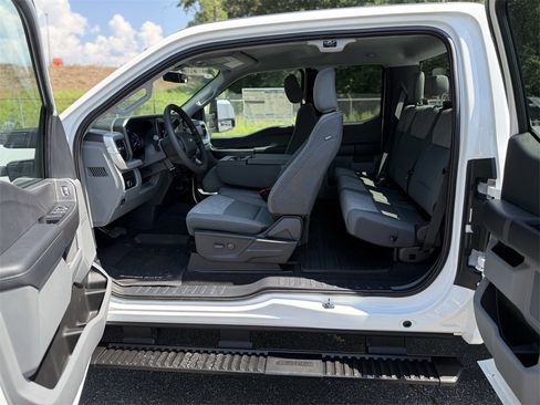 Used 2025 Ford F350 XLT w/ 360-Degree Camera Package image 18